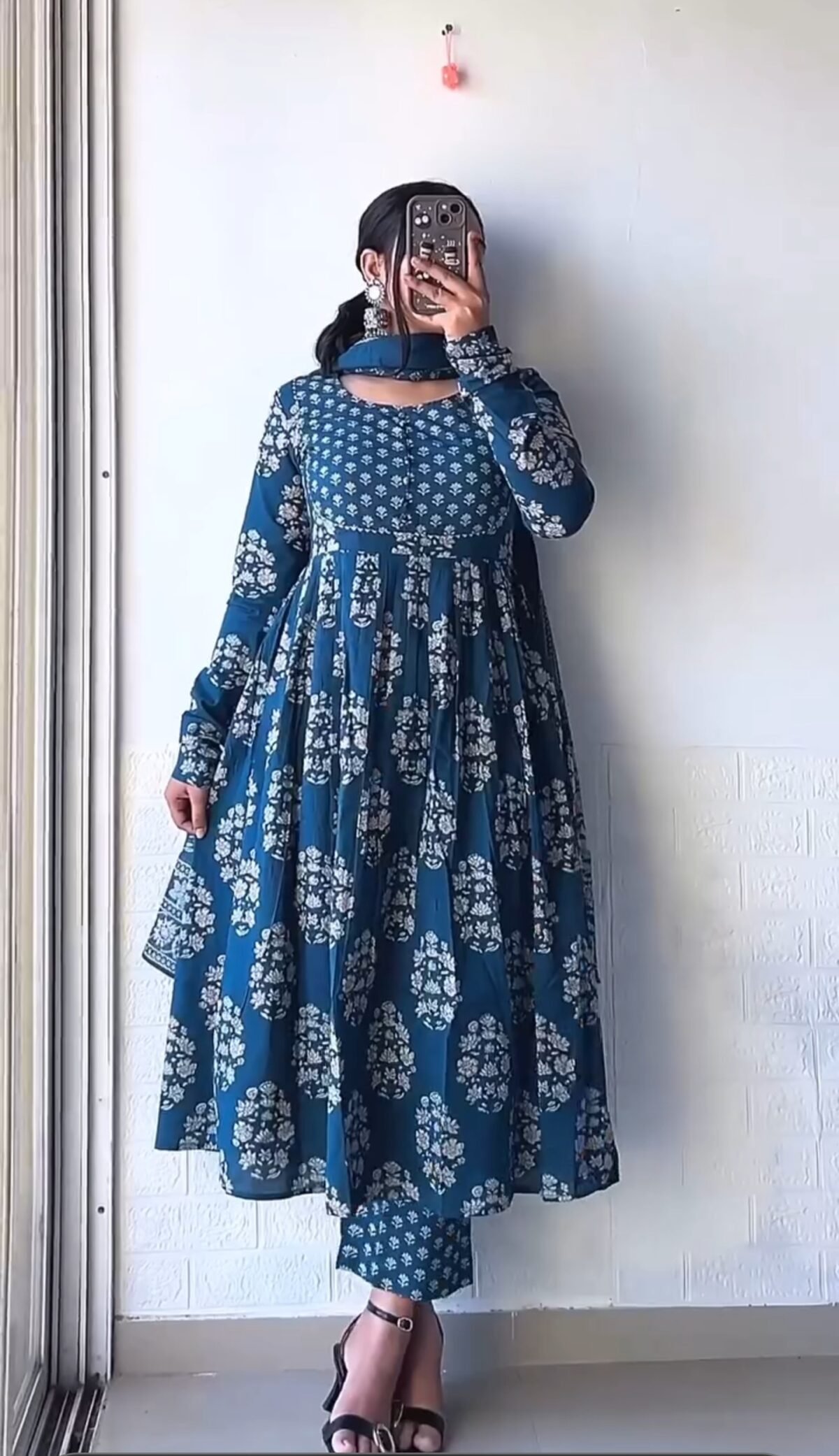 Monika Gwon 3 Piece Set - Image 3