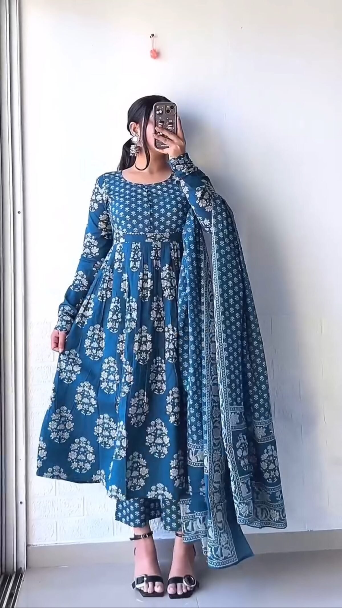 Monika Gwon 3 Piece Set - Image 1